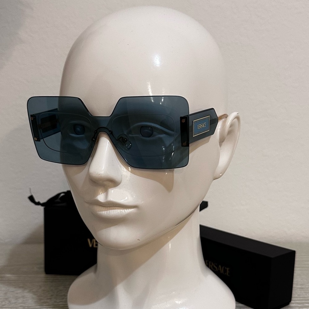 New! Versace Square Blue Shields Sunglasses - Blue - Picture 11 of 11